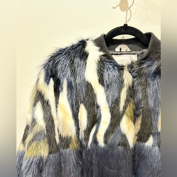 Fur coat Sosken studios. - Picture 6 of 13